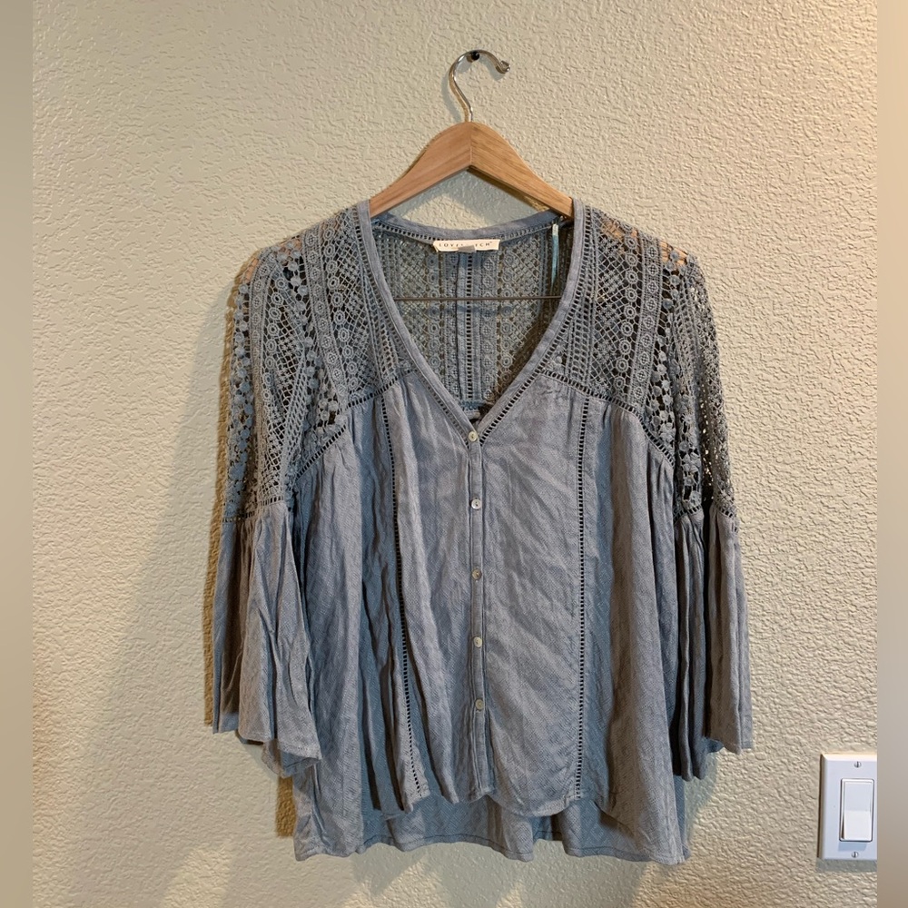 Women’s lace top